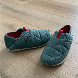 Teva Quilted Slip-On Slippers - Teal and Red